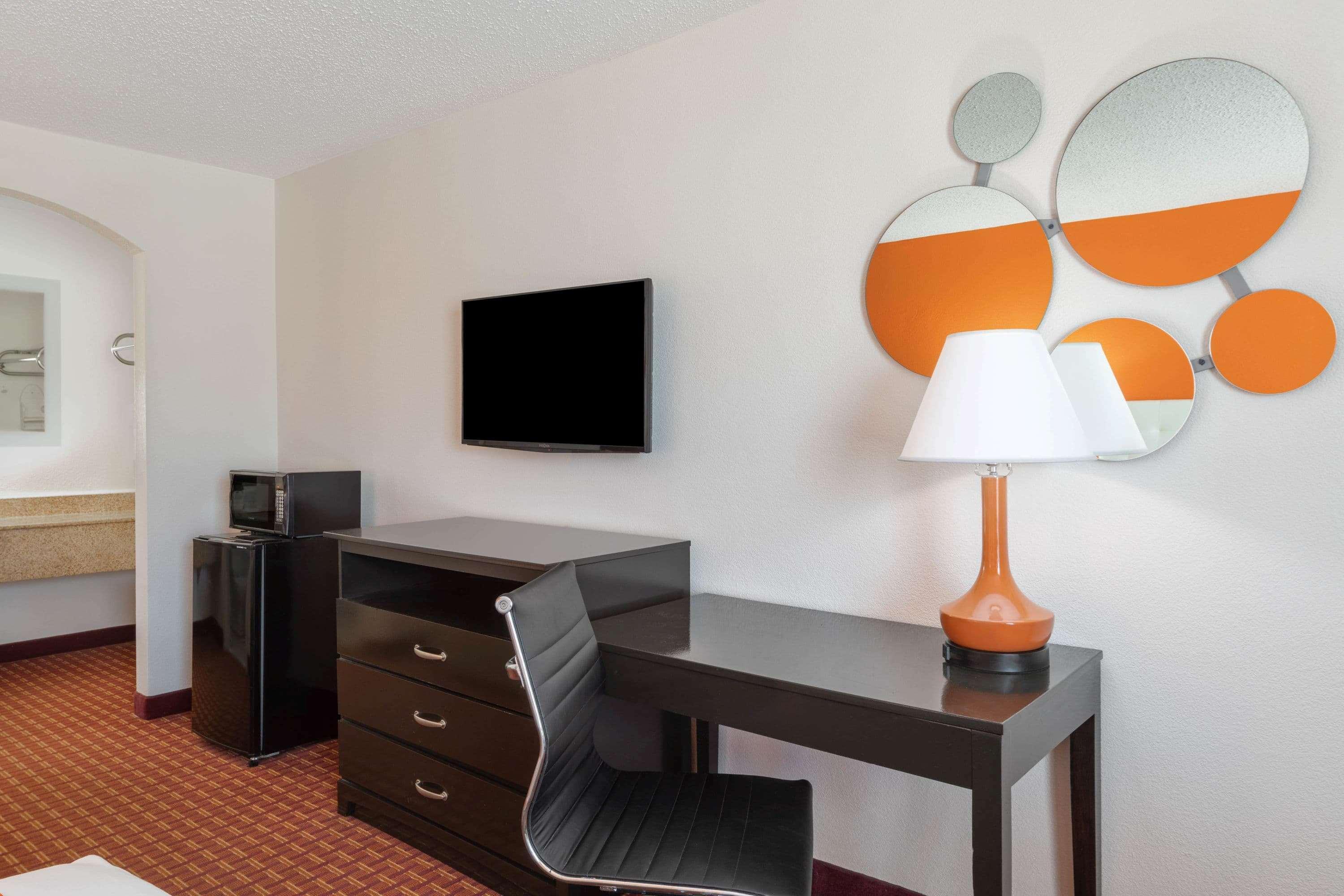 Howard Johnson By Wyndham Rock Hill Bagian luar foto