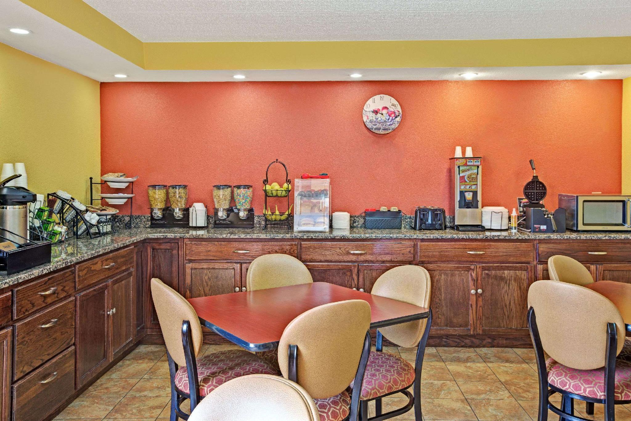Howard Johnson By Wyndham Rock Hill Bagian luar foto