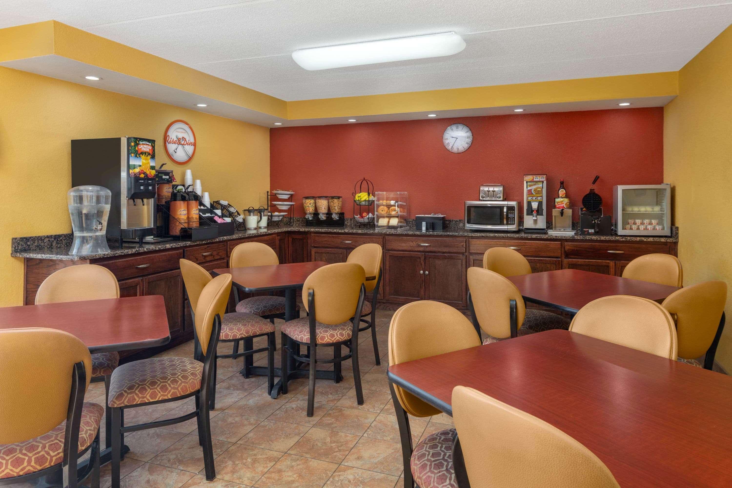 Howard Johnson By Wyndham Rock Hill Bagian luar foto