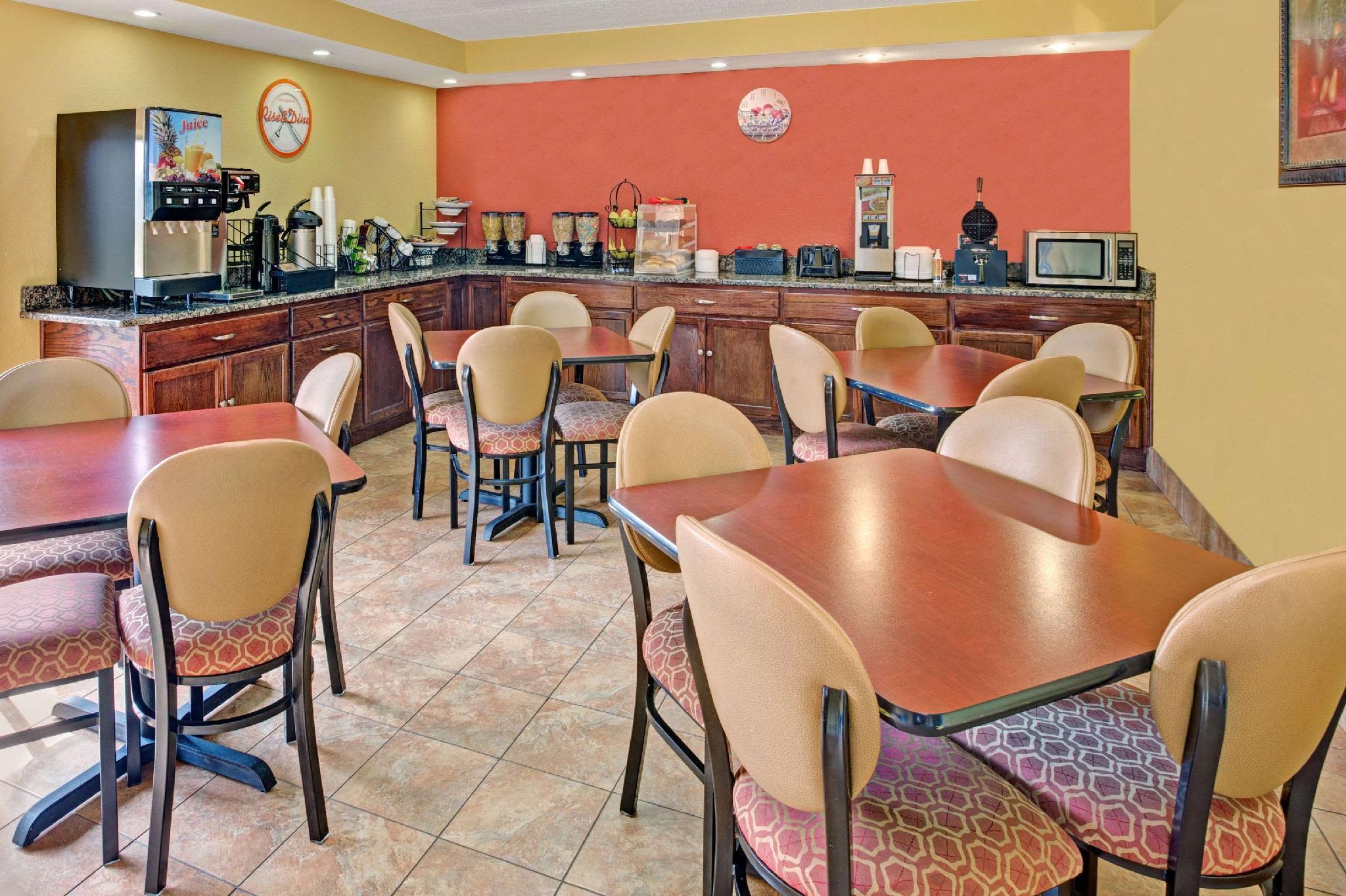 Howard Johnson By Wyndham Rock Hill Bagian luar foto