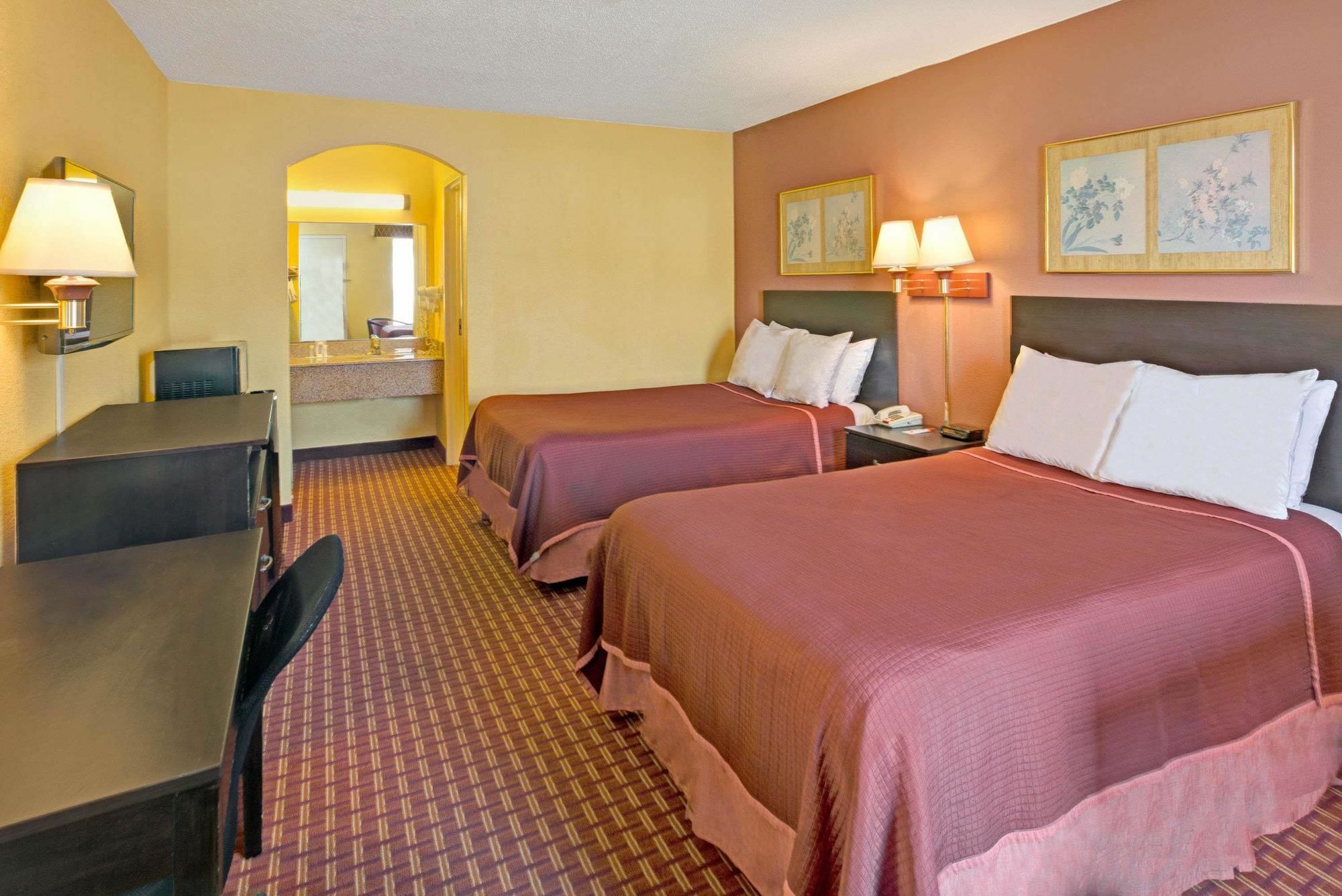 Howard Johnson By Wyndham Rock Hill Bagian luar foto